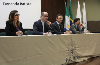 Os professores Patrcia Bernardes, vice-reitora; o reitor Dom Mol; o pr-reitor adjunto, Eugenio Leite; e o secretrio geral, Ronaldo Rajo