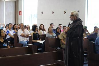Frei Jorge Correa celebra culto ecomênico para professores e funcionários da Unidade Barreiro