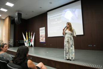 A professora Myrna Pimenta de Figueiredo participou do evento Laboratório de Desenvolvimento Humano