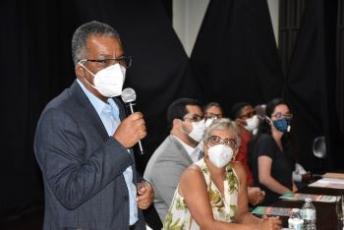 Professor Robson dos Santos Marques durante seu discurso na abertura da Conferncia Municipal de Sade Mental
